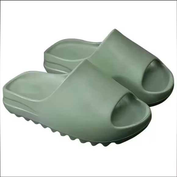 Shoes - 🩴 Green Slides